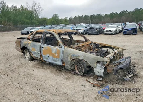 1996 Ford Crown Victoria Lx z USA, uszkodzony, nr VIN 2FALP74W5TX175596